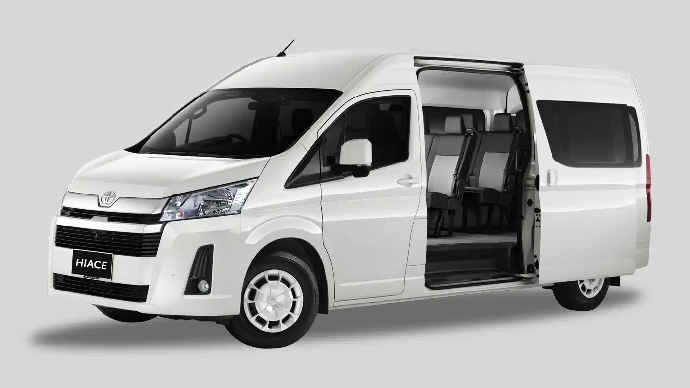 Private Van Putih dalam Salji
